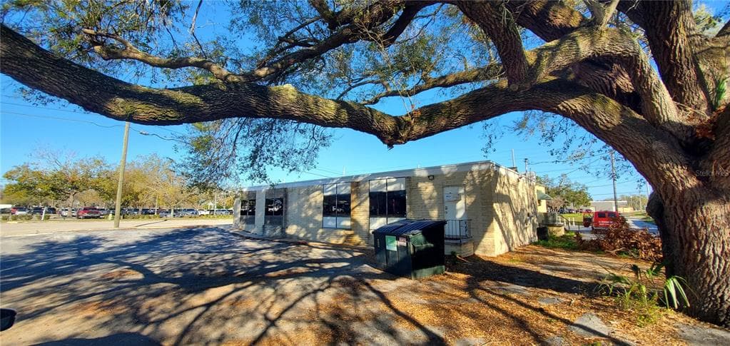 705 N LAKE PARKER AVENUE LAKELAND, FL 33801