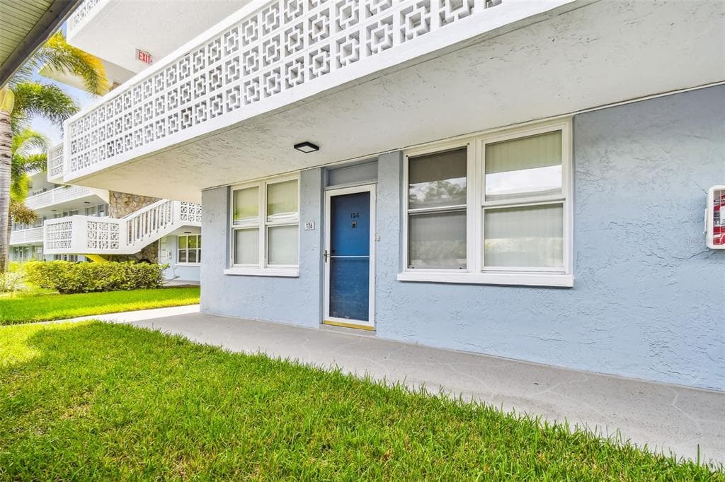 4880 LOCUST STREET NE UNIT 126 ST PETERSBURG, FL 33703