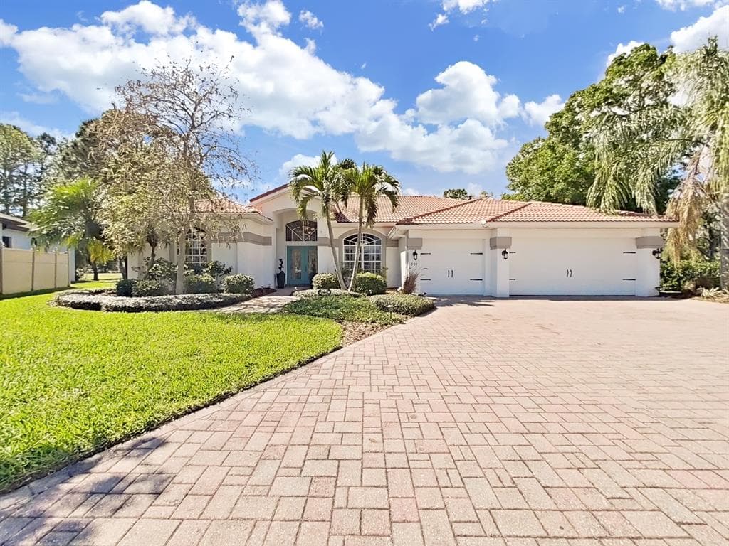 904 VISTA VERDE LANE SUN CITY CENTER, FL 33573