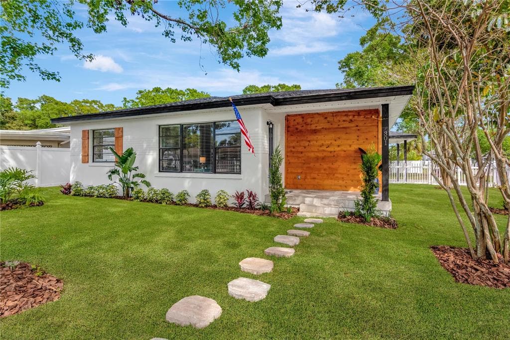 301 N GLEN AVENUE TAMPA, FL 33609