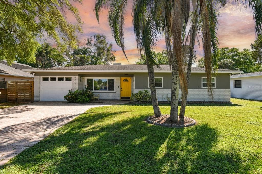 4412 W MCELROY AVENUE TAMPA, FL 33611