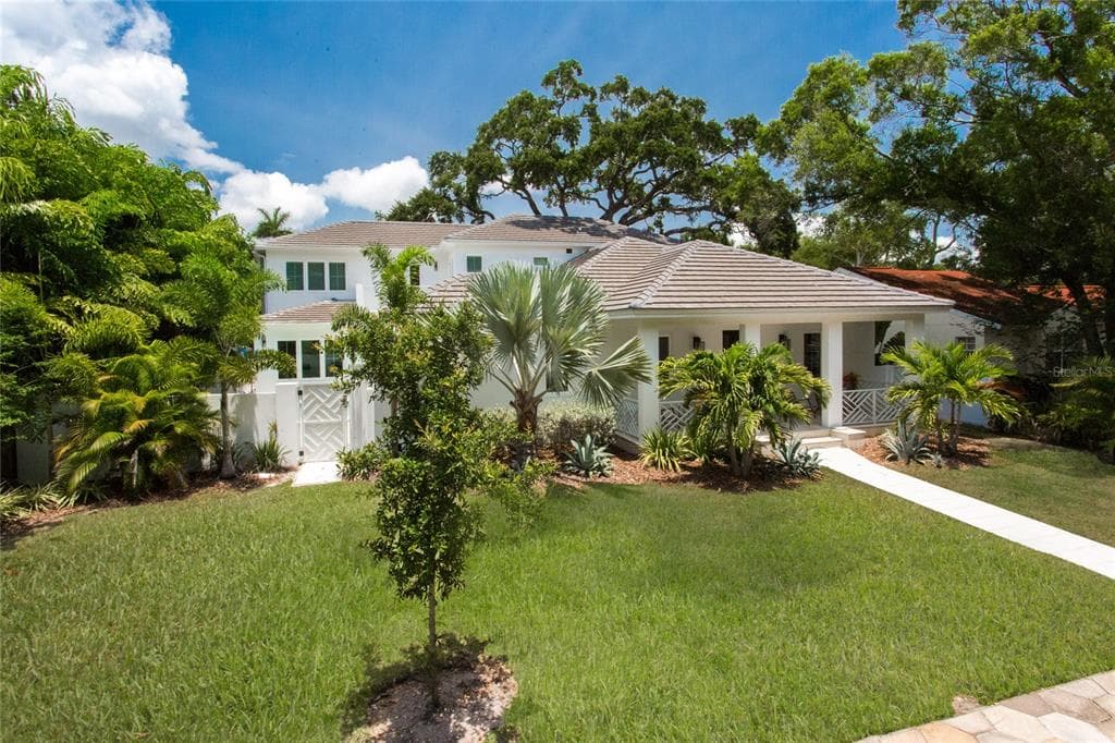 335 16TH AVENUE NE ST PETERSBURG, FL 33704