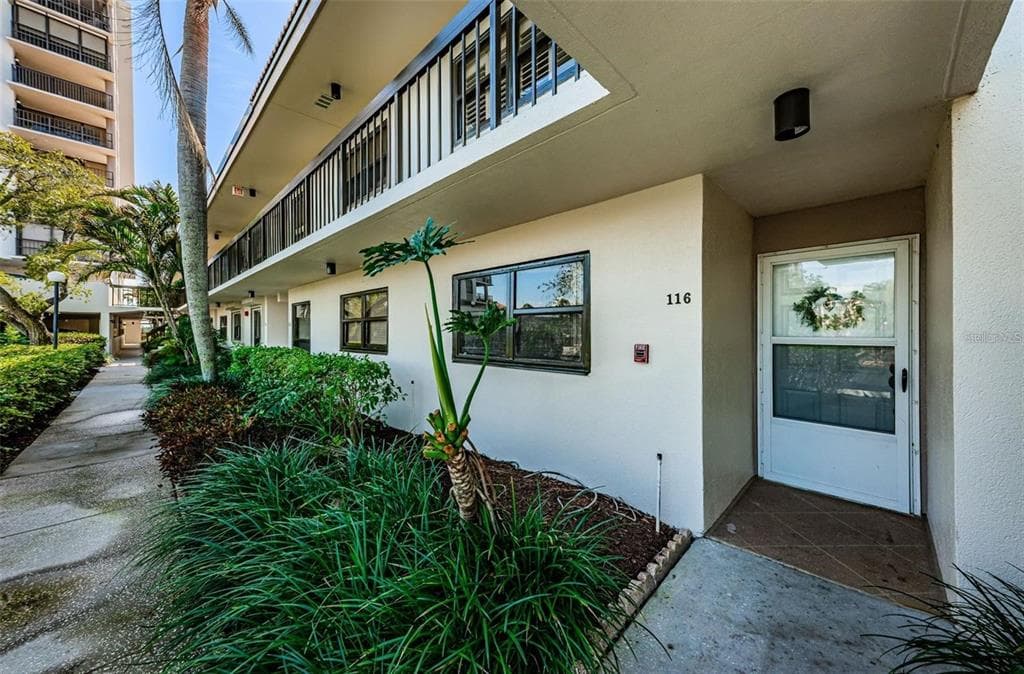 6291 BAHIA DEL MAR CIRCLE UNIT 116 ST PETERSBURG, FL 33715
