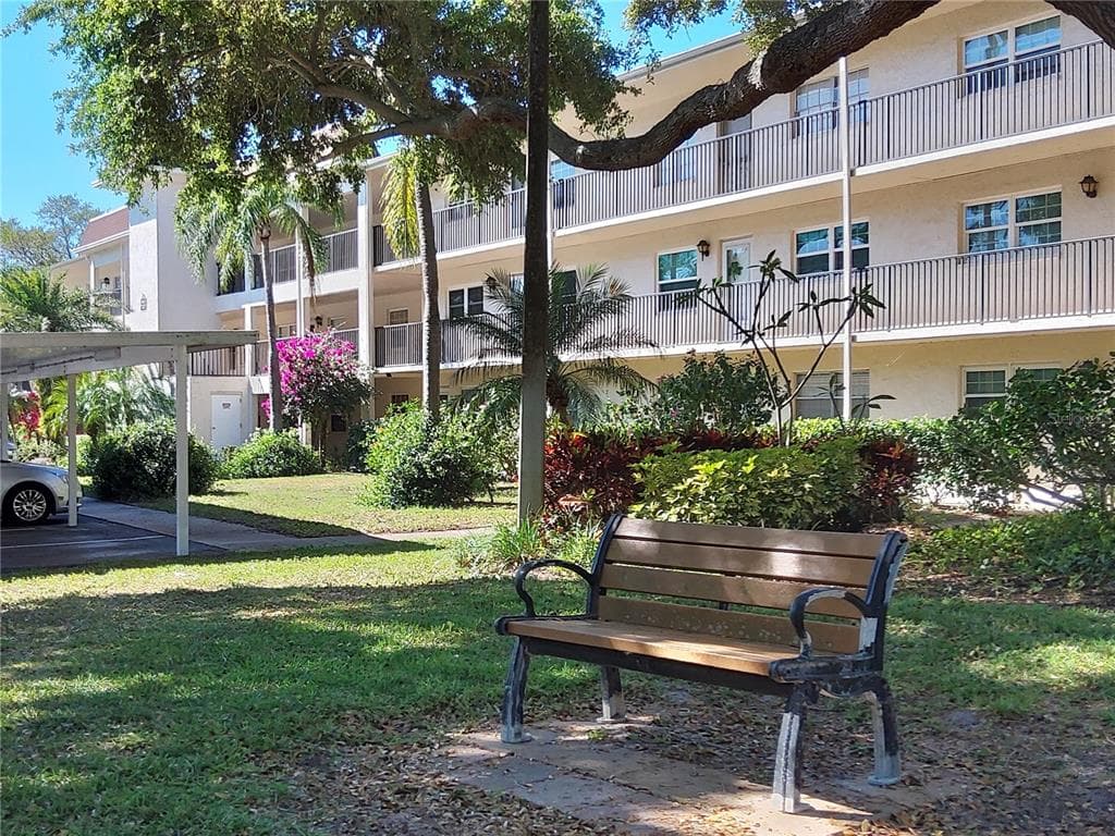 860 VIRGINIA STREET UNIT 308 DUNEDIN, FL 34698