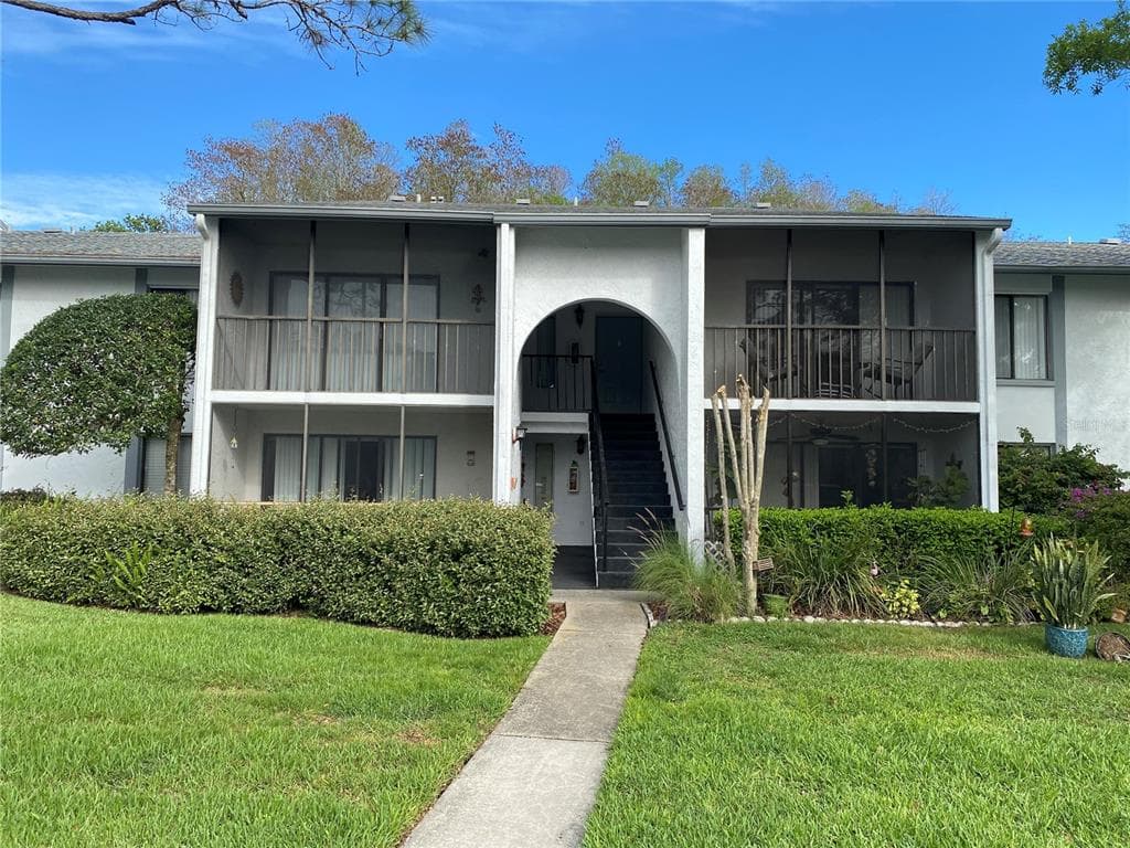 1290 PINE RIDGE CIRCLE E UNIT E1 TARPON SPRINGS, FL 34688
