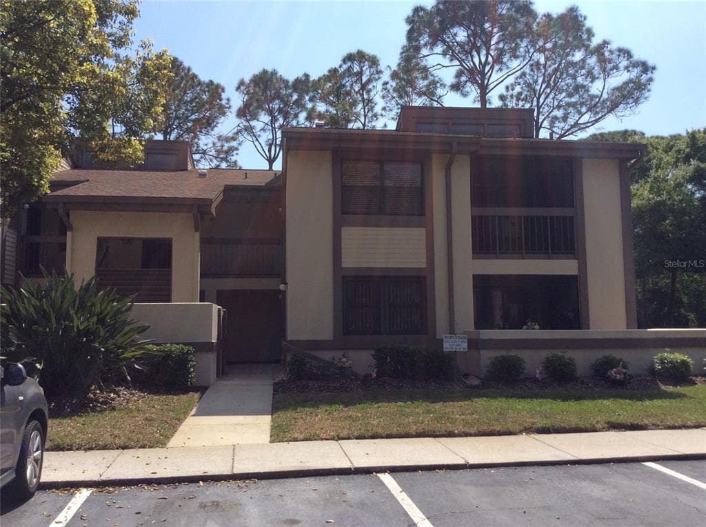 146 WOODLAKE WYNDE UNIT 146 OLDSMAR, FL 34677
