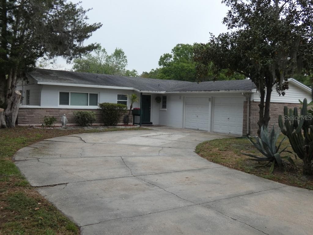 901 SHADOW DRIVE LAKELAND, FL 33809
