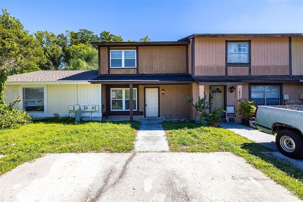 14221 VILLAGE VIEW DRIVE TAMPA, FL 33624
