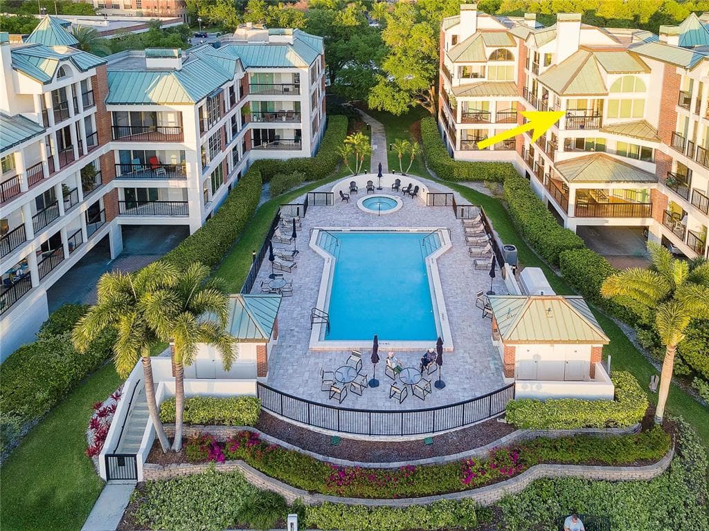 869 SEDDON COVE WAY TAMPA, FL 33602