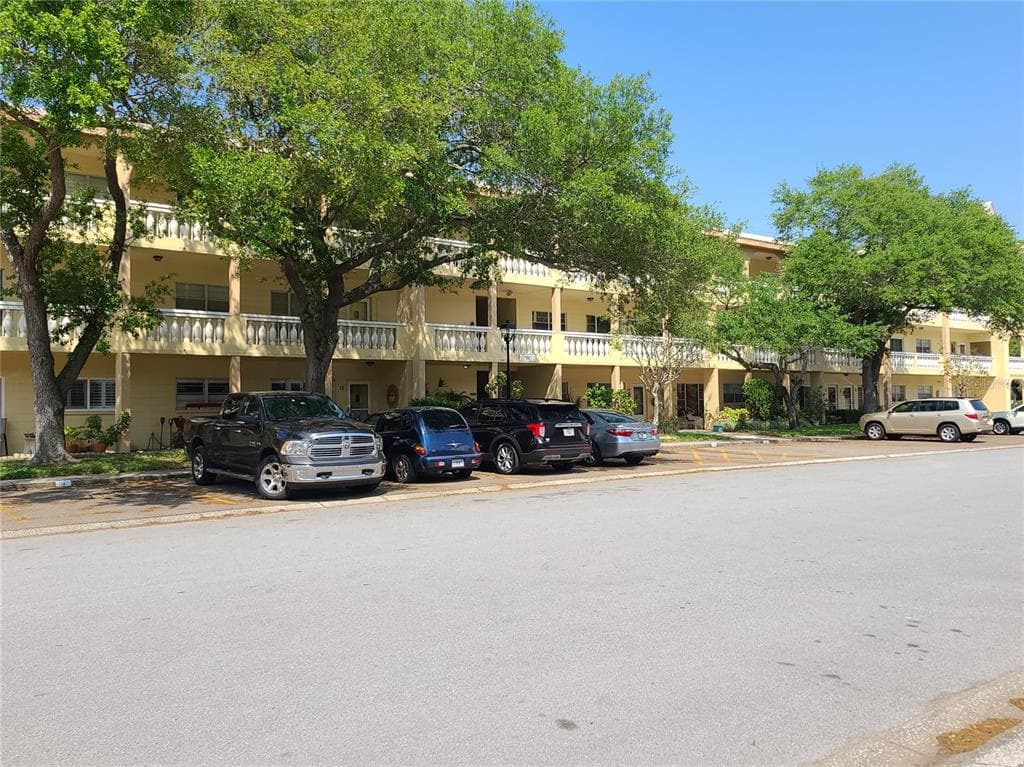 2226 SWITZERLAND WAY UNIT 64 CLEARWATER, FL 33763