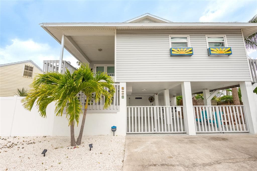 120 140TH AVENUE E MADEIRA BEACH, FL 33708