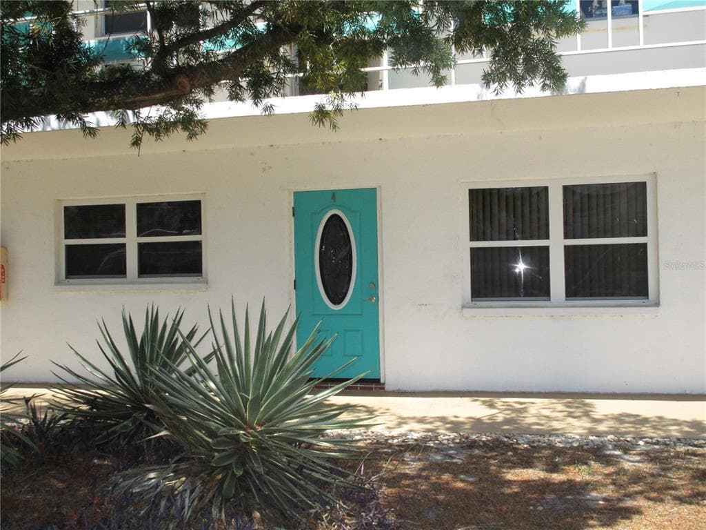 1921 58TH AVENUE N UNIT 4 ST PETERSBURG, FL 33714