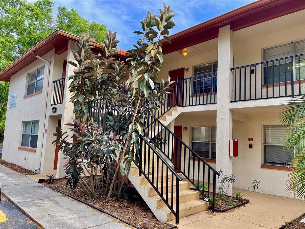 1767 LEO LANE S UNIT 104 CLEARWATER, FL 33755