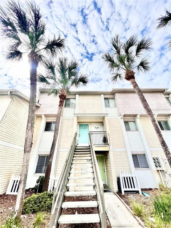 8047 PALMERA POINTE CIRCLE UNIT 202 TAMPA, FL 33615