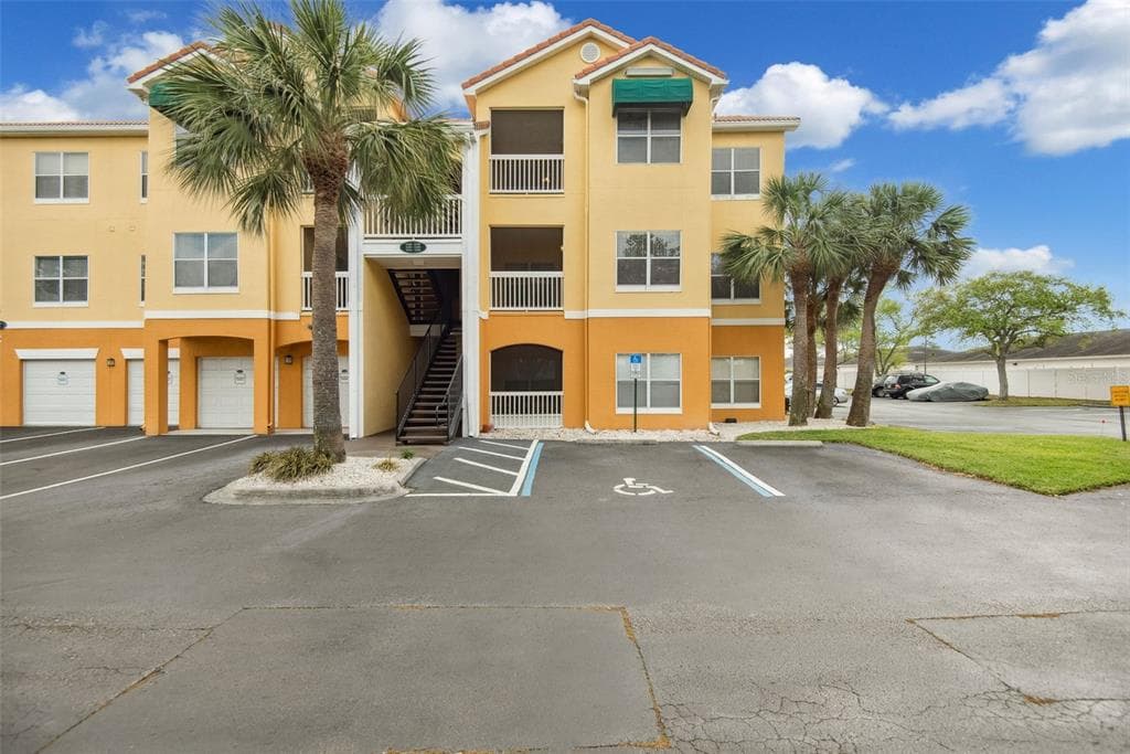10764 70TH AVENUE UNIT 5207 SEMINOLE, FL 33772
