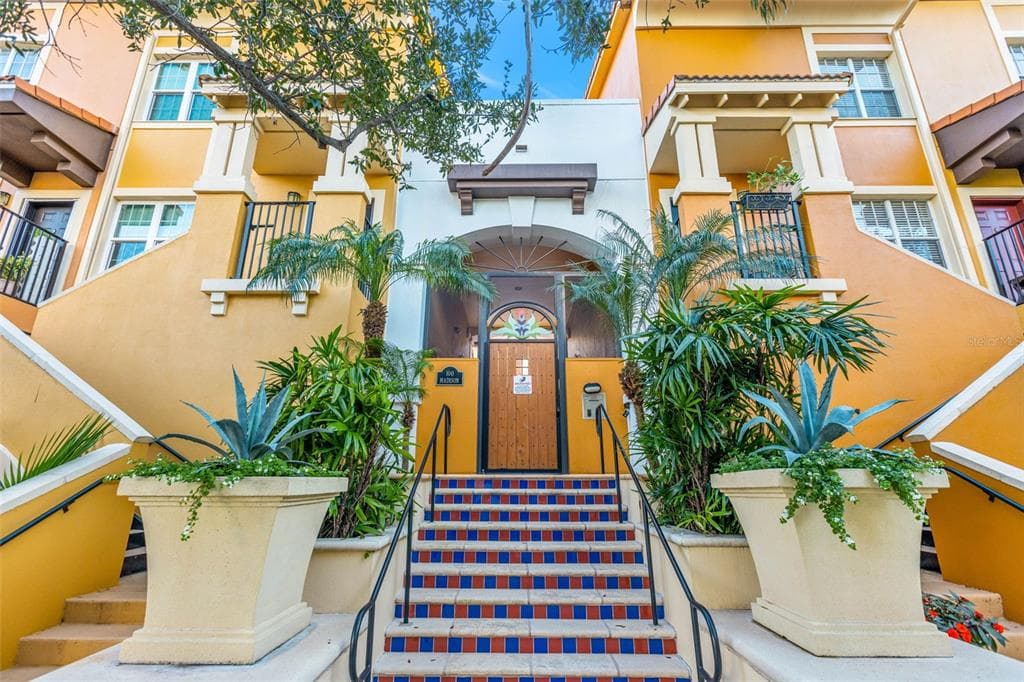 100 4TH AVENUE S UNIT 304 ST PETERSBURG, FL 33701