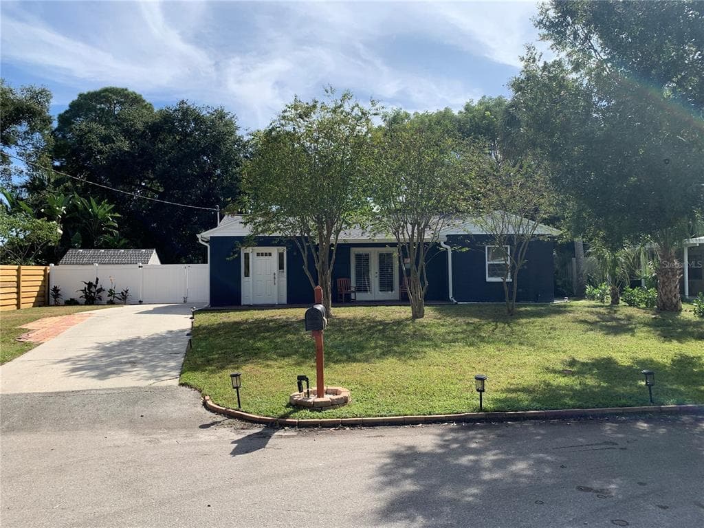 3002 W MEADOW STREET TAMPA, FL 33611