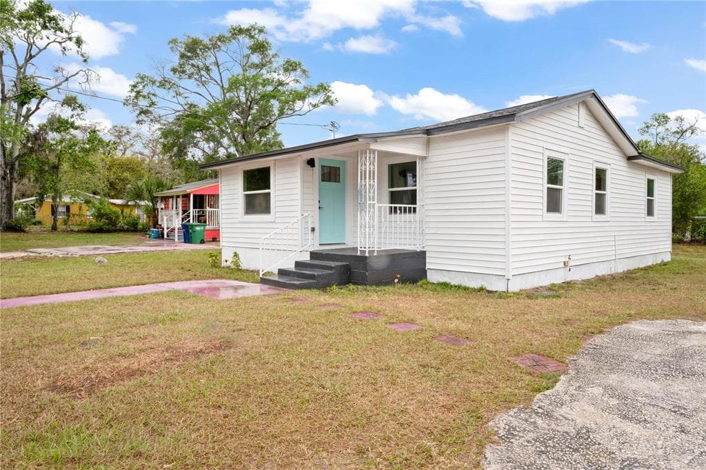 3620 E ELLICOTT STREET TAMPA, FL 33610