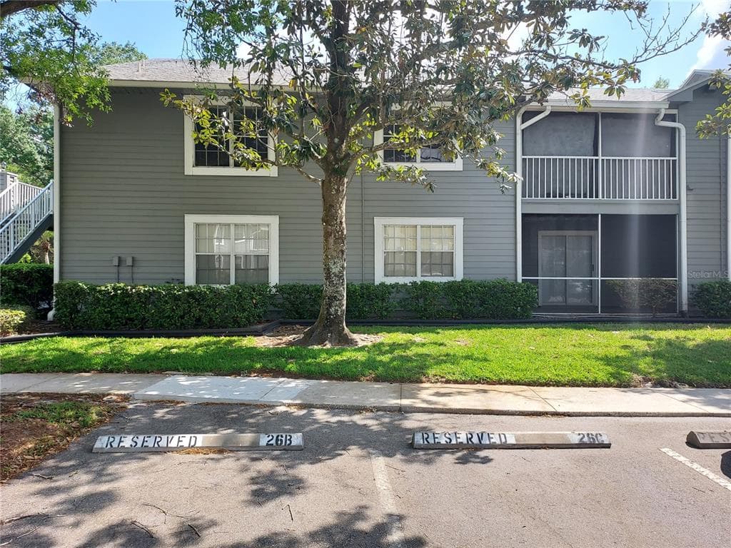 11841 SKYLAKE PLACE UNIT A TEMPLE TERRACE, FL 33617