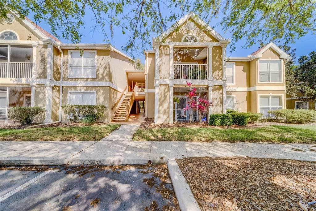 9481 HIGHLAND OAK DRIVE UNIT 1015 TAMPA, FL 33647