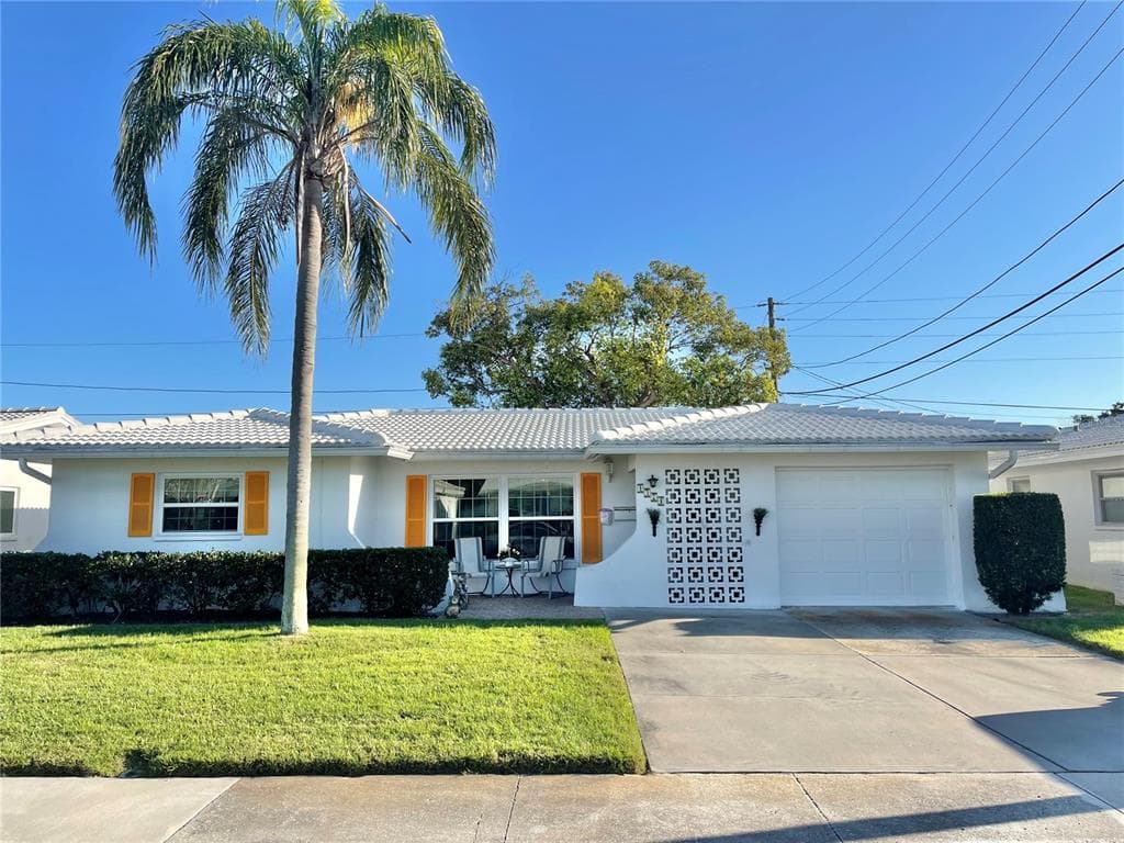 4374 96TH AVENUE N UNIT 1 PINELLAS PARK, FL 33782