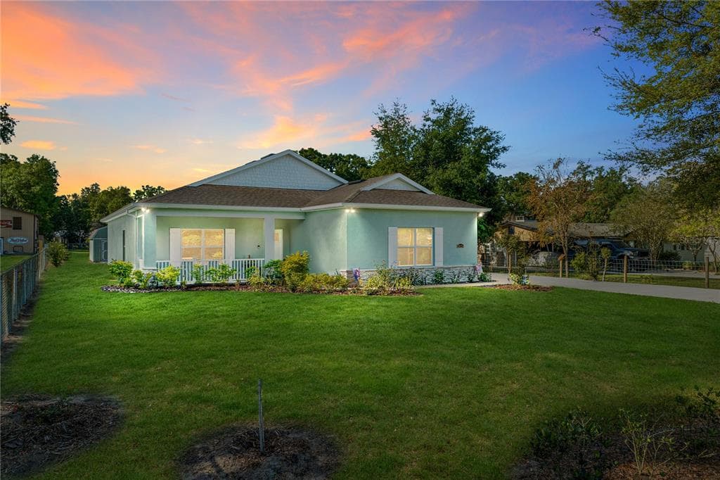 3834 CHARTER ROAD LAKELAND, FL 33810