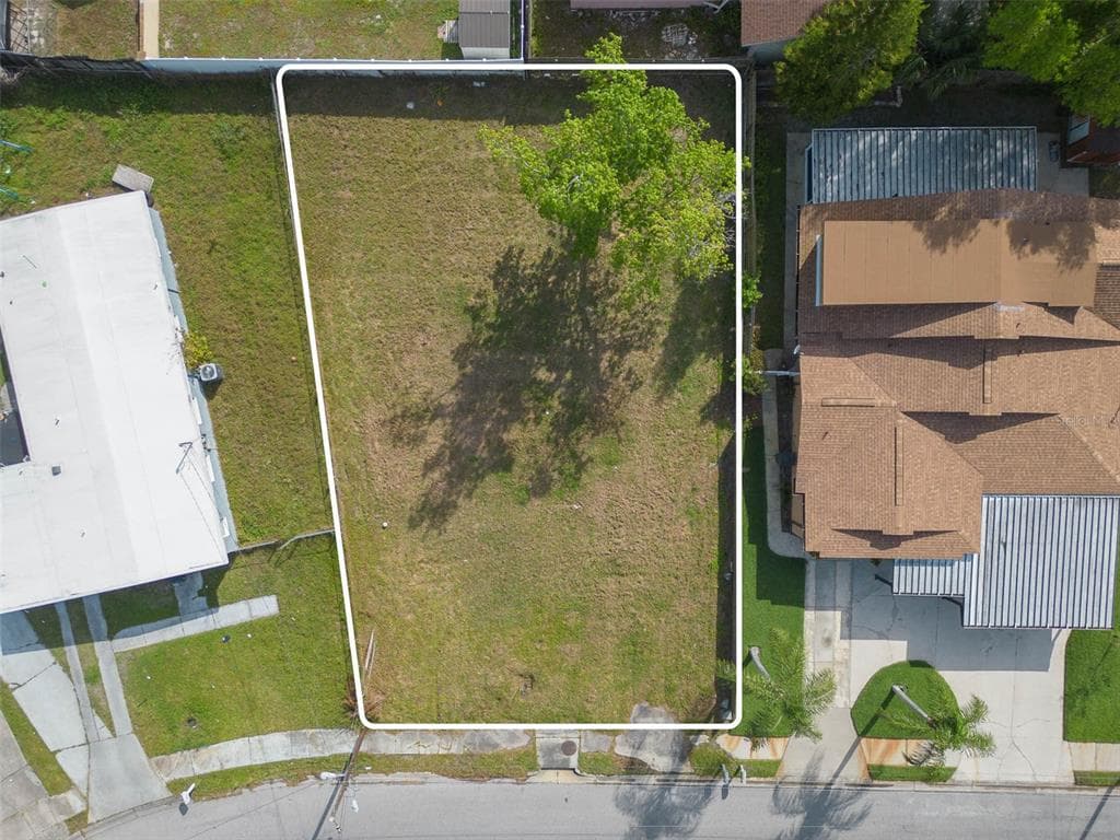 8228 GUMWOOD AVENUE TAMPA, FL 33619