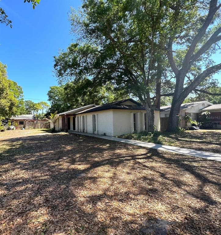 15577 WESTMINISTER AVENUE UNIT B CLEARWATER, FL 33760