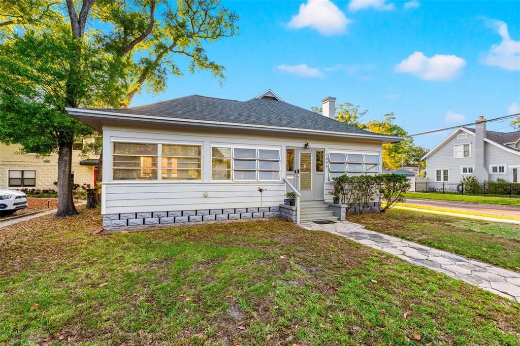 2040 12TH STREET N ST PETERSBURG, FL 33704