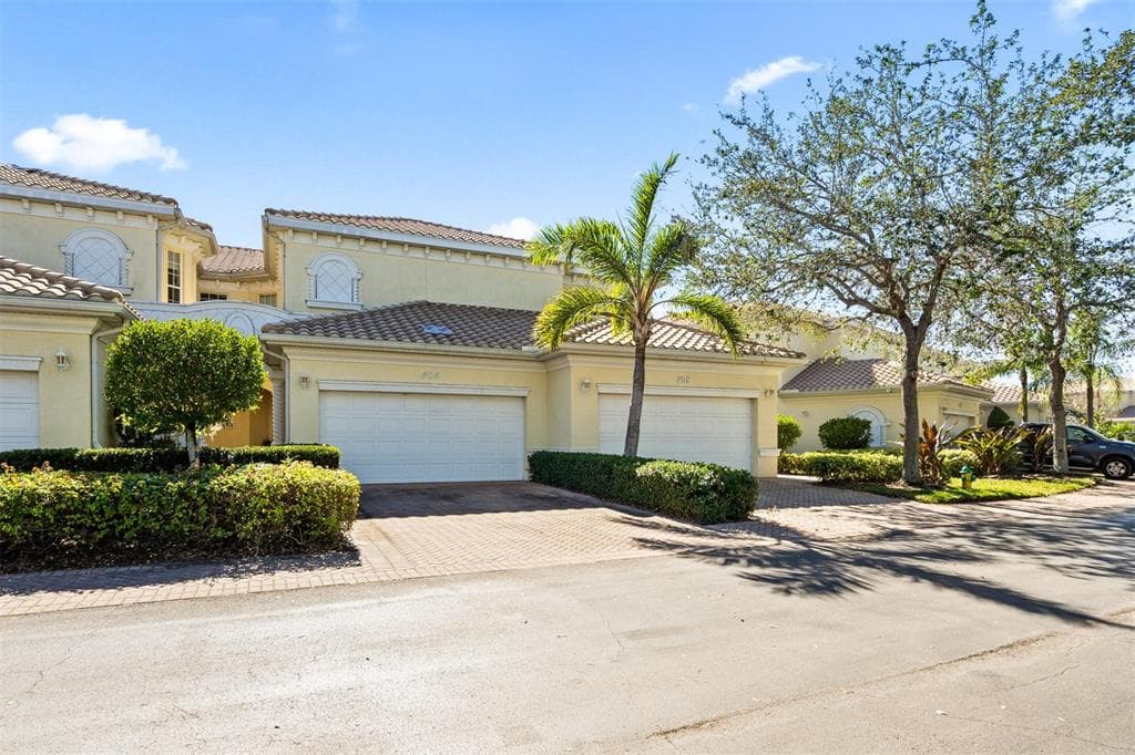 202 TRIANO CIRCLE UNIT 202 VENICE, FL 34292