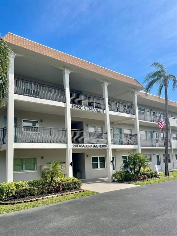 211 PASADENA AVENUE N UNIT 306 ST PETERSBURG, FL 33710