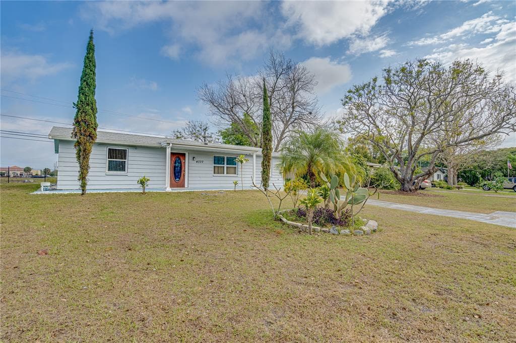 4737 BEACON HILL DRIVE NEW PORT RICHEY, FL 34652