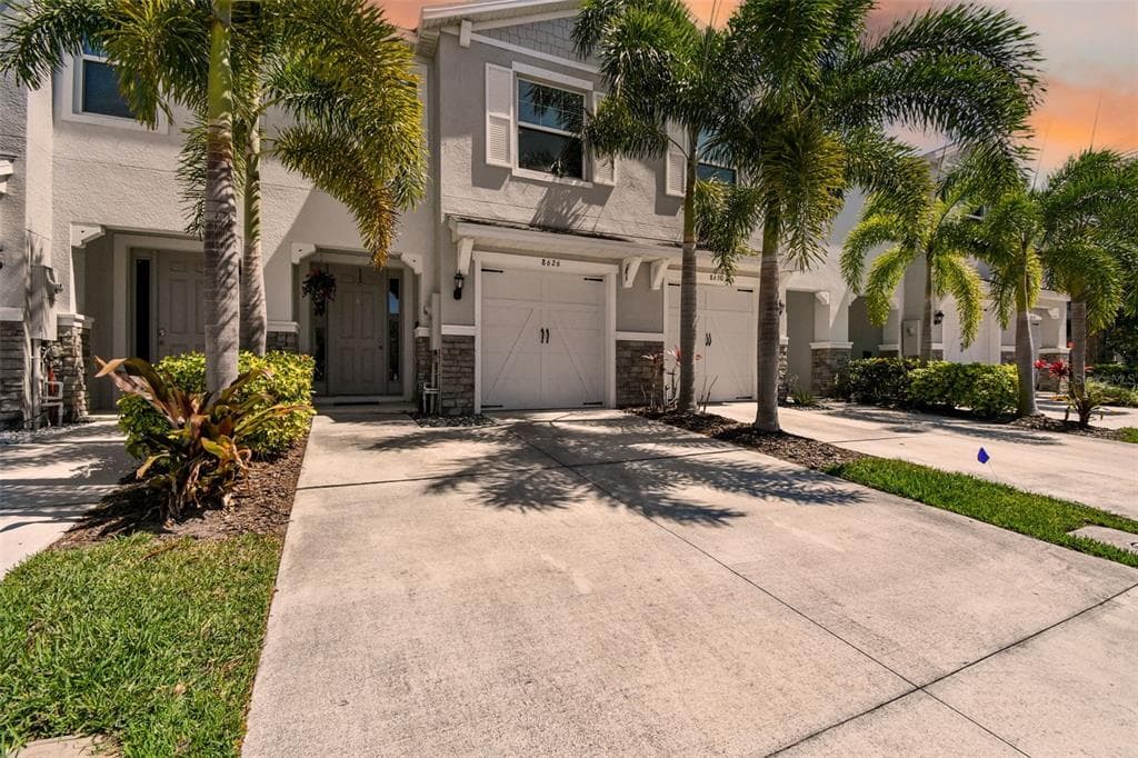 8626 PALMER PARK CIRCLE SARASOTA, FL 34238