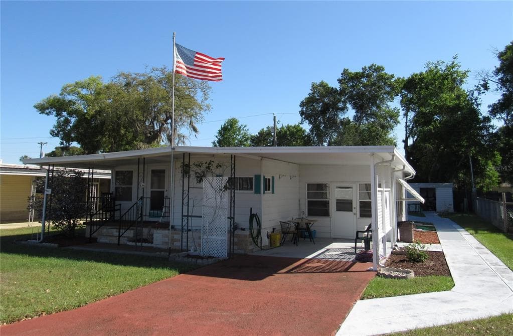 37318 LOIS AVENUE ZEPHYRHILLS, FL 33542