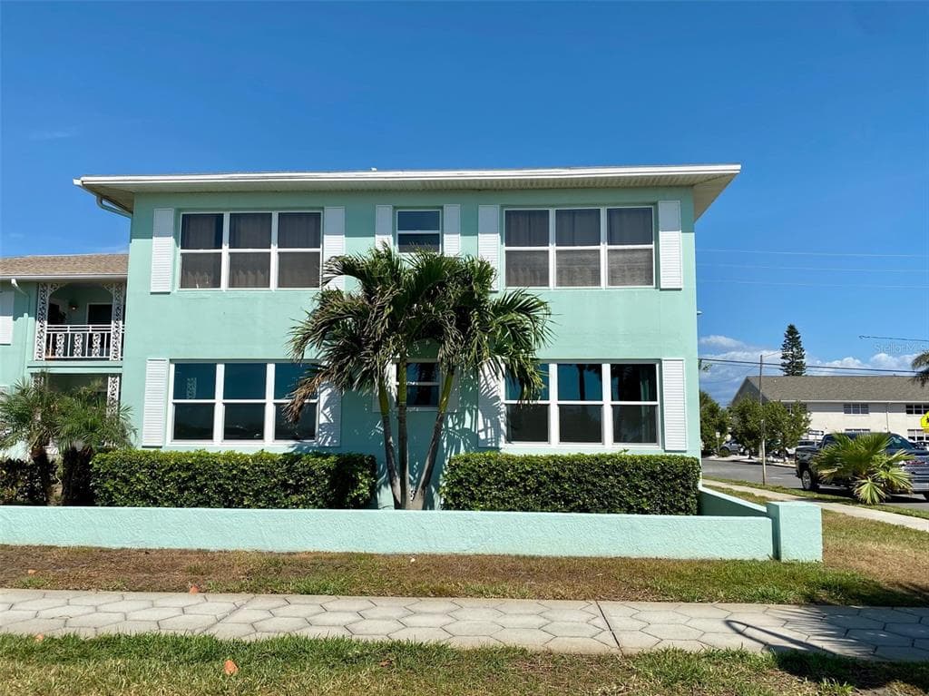1701 GULF WAY UNIT 1 ST PETE BEACH, FL 33706