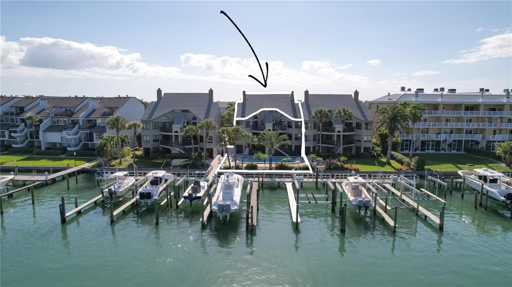 534 PINELLAS BAYWAY S UNIT 204 TIERRA VERDE, FL 33715