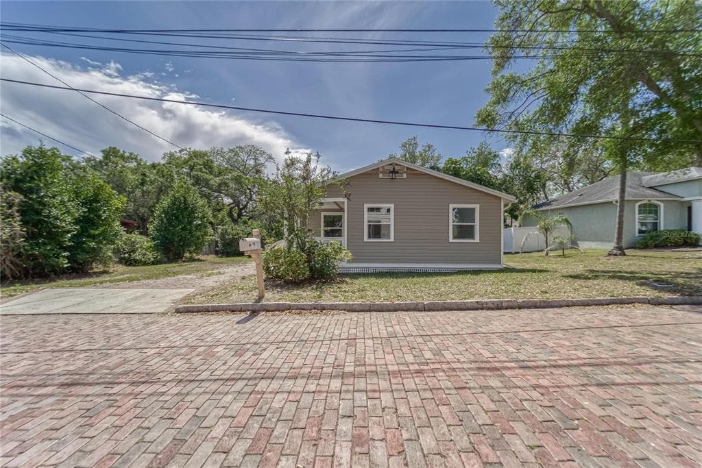 211 3RD AVENUE SW LARGO, FL 33770
