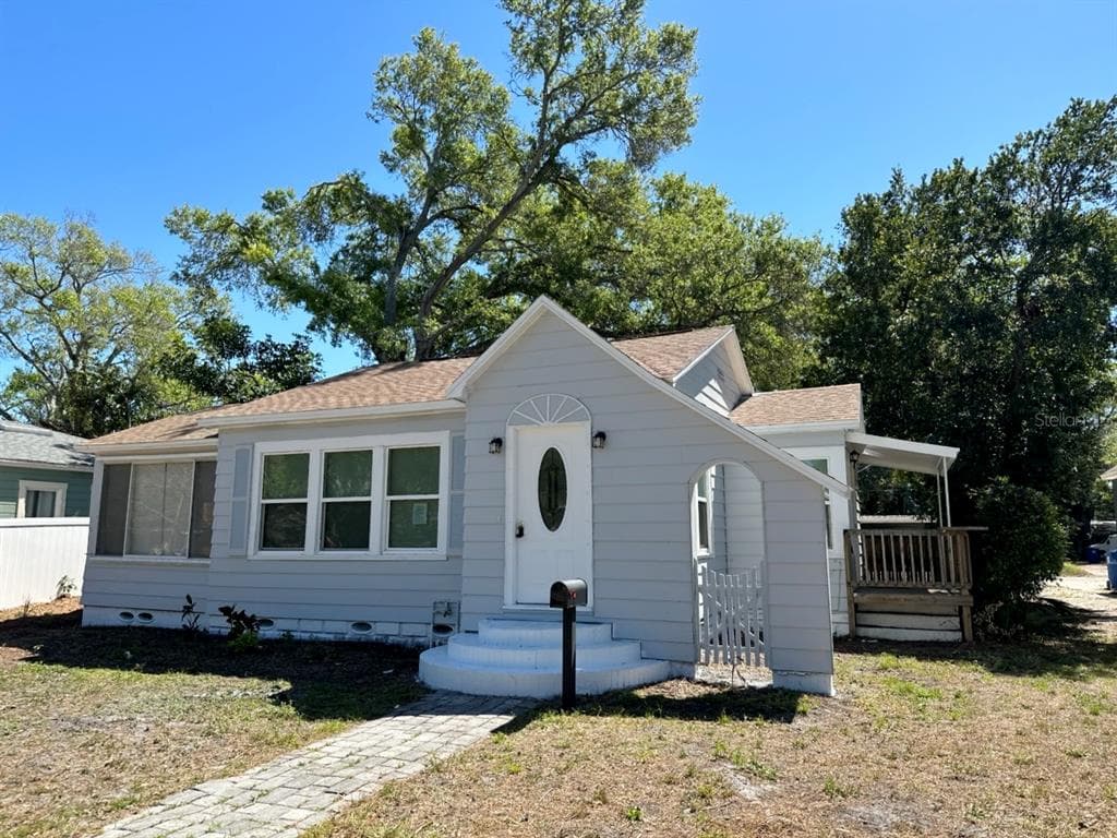 2610 13TH AVENUE N ST PETERSBURG, FL 33713
