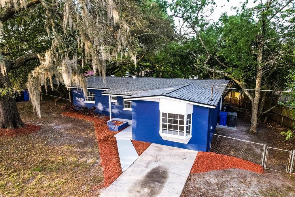 7101 LYNWOOD DRIVE TAMPA, FL 33637