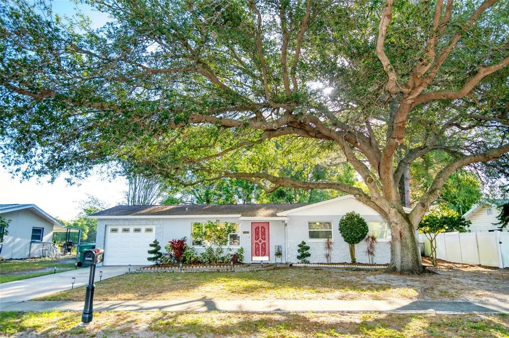1413 CALAMONDIN LANE W CLEARWATER, FL 33759