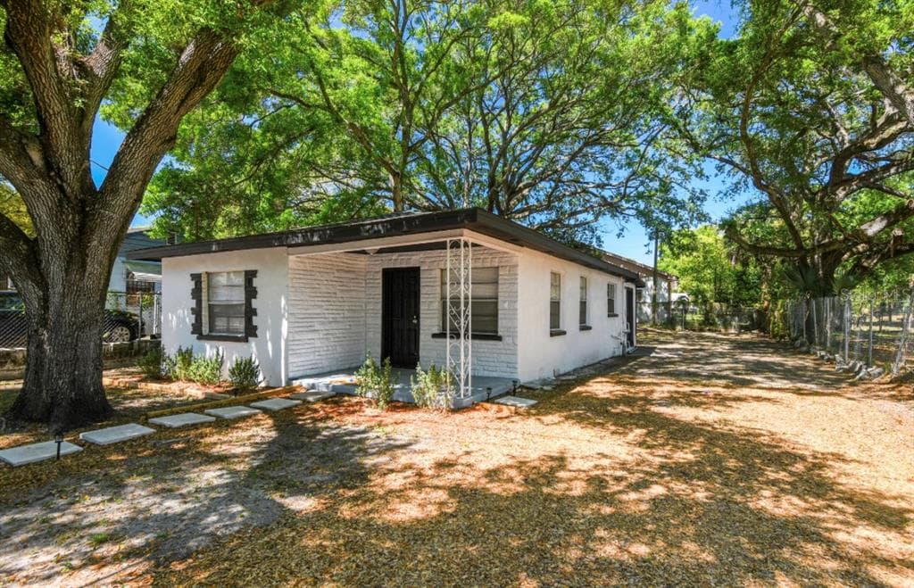 2622 E 27TH AVENUE TAMPA, FL 33605