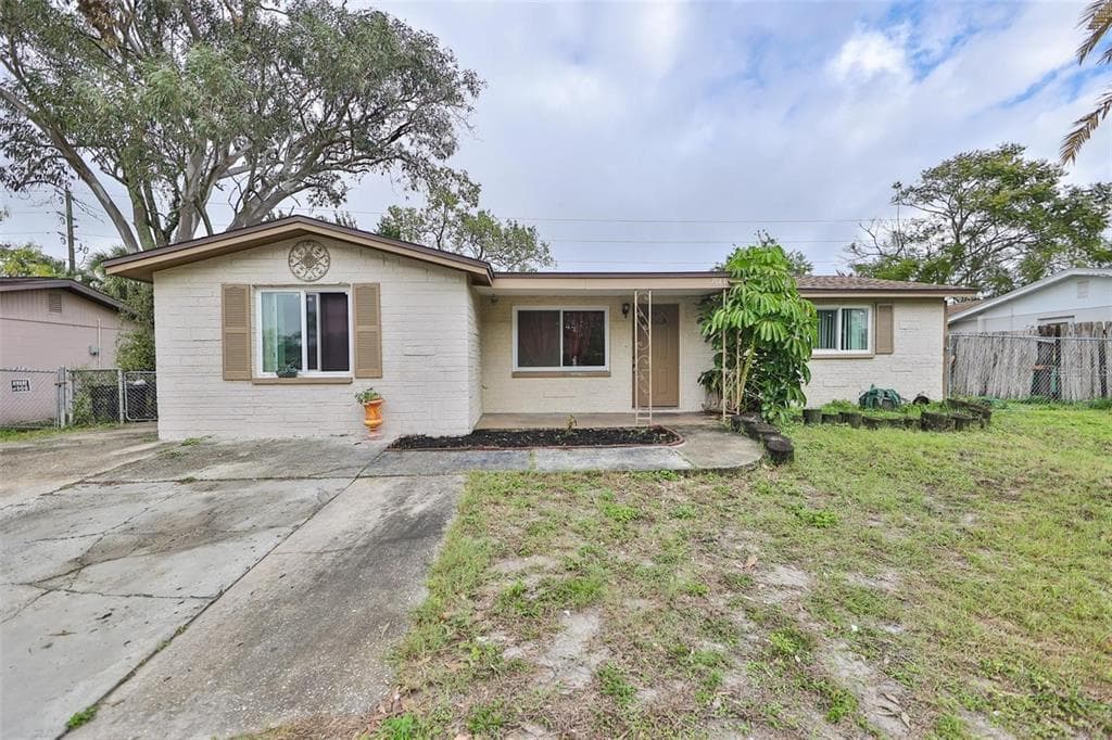7641 FOX HOLLOW DRIVE PORT RICHEY, FL 34668