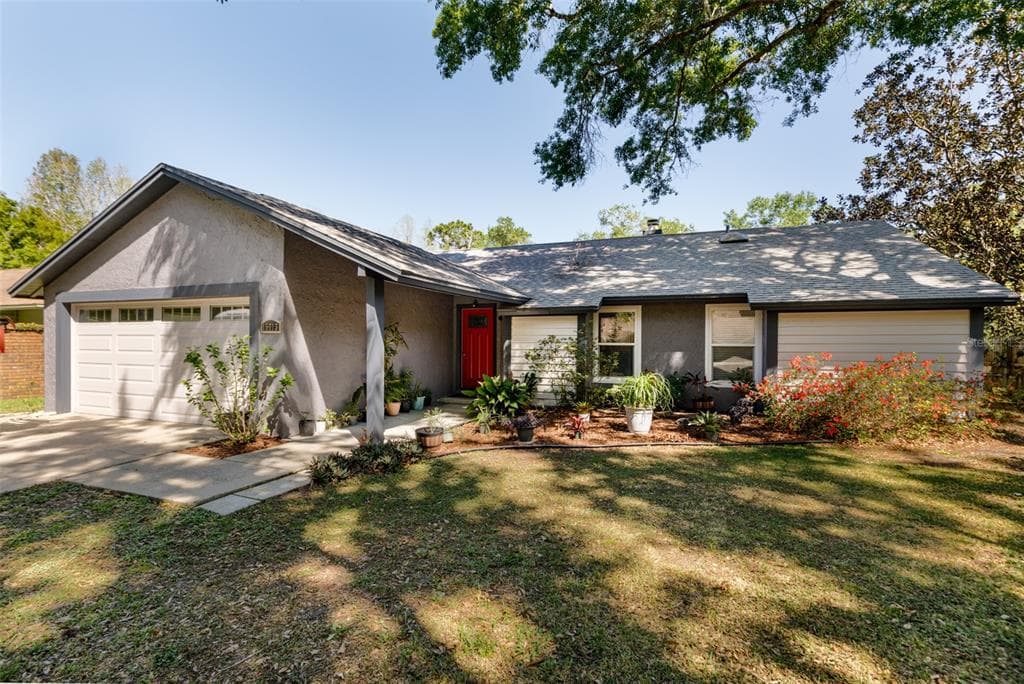 15913 HAMPTON VILLAGE DRIVE TAMPA, FL 33618