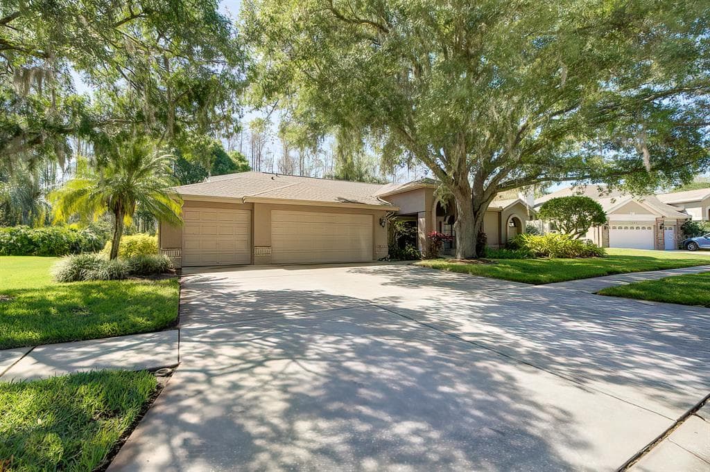 17205 EQUESTRIAN TRAIL ODESSA, FL 33556