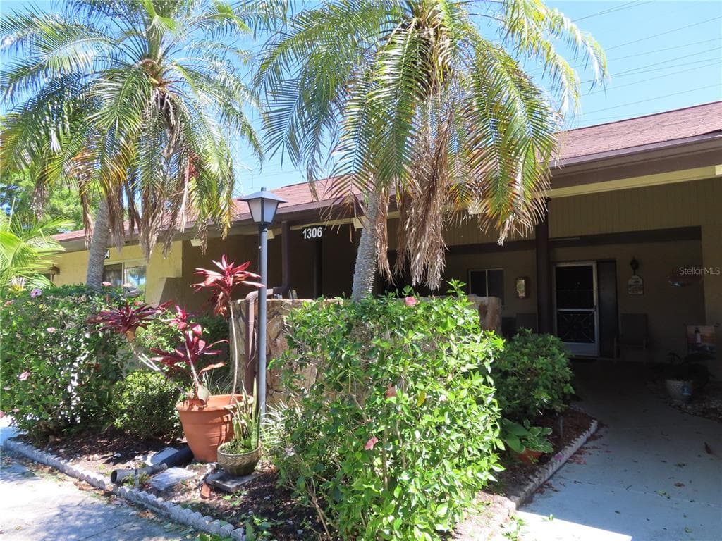 1306 13TH CIRCLE SE LARGO, FL 33771