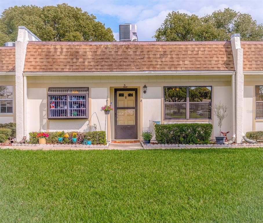 11340 CARRIAGE HILL DRIVE UNIT 5 PORT RICHEY, FL 34668