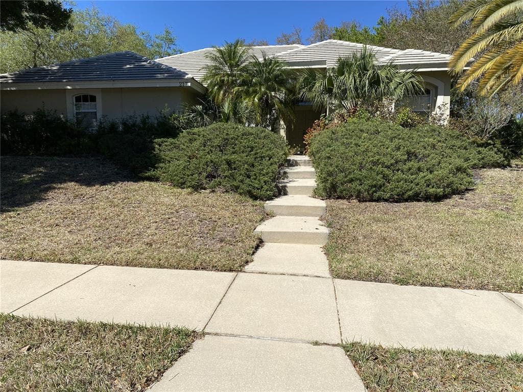 217 HIGHLAND WOODS DRIVE SAFETY HARBOR, FL 34695