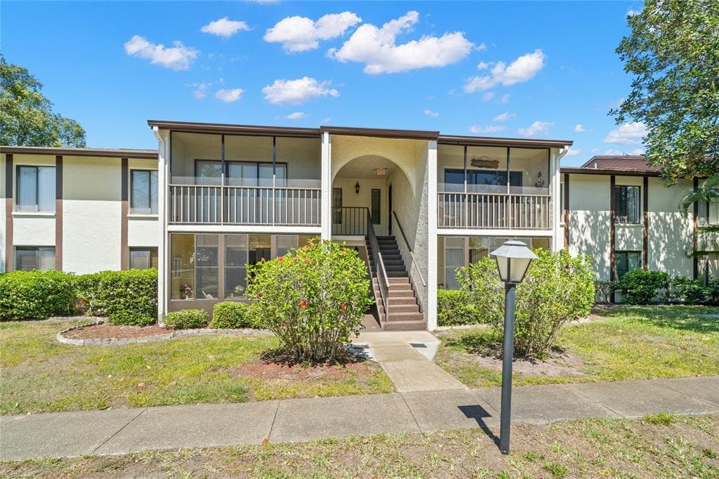 2699 PINE RIDGE WAY E UNIT F2 PALM HARBOR, FL 34684
