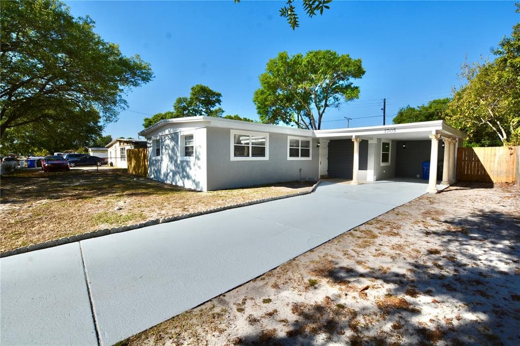 1705 WISHING WELL WAY TAMPA, FL 33619