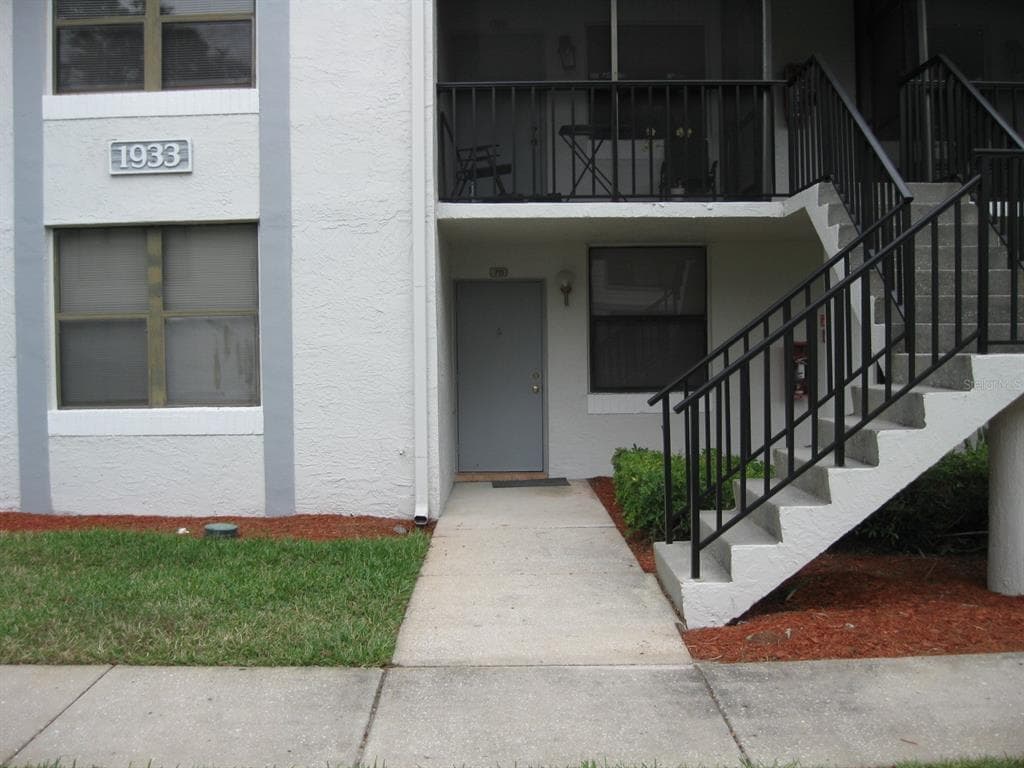 1933 OYSTER CATCHER LANE UNIT 711 CLEARWATER, FL 33762
